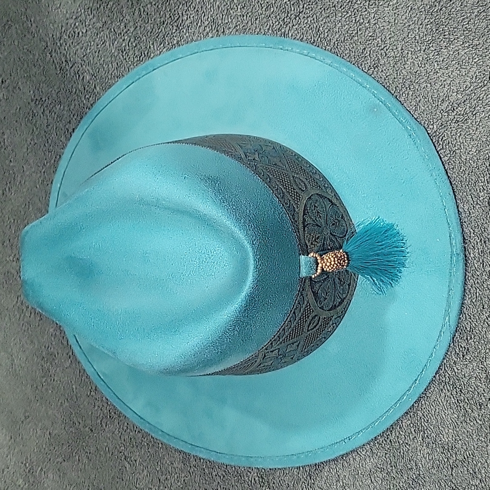 Hat N Roses - Picture 2 of 5